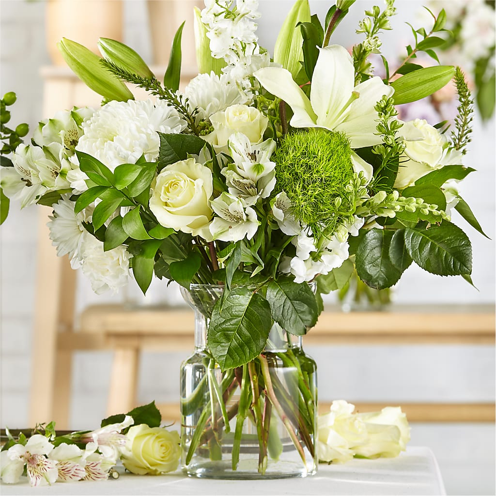 Classic Ivory – A Florist Original – Luxesse Roses, Herriman UT