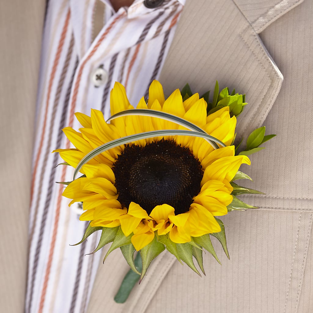 Free Spirit Boutonniere – Luxesse Roses, Herriman UT