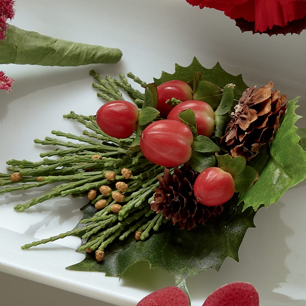 Red Berry Boutonniere – Luxesse Roses, Herriman UT
